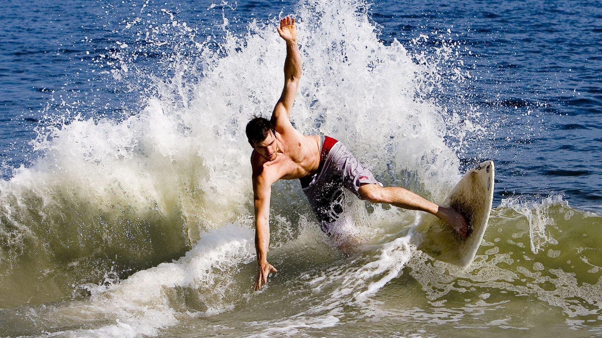 梅西罕见失准！禁区边缘打门冲天而去 赛后竖大拇指向球迷致歉