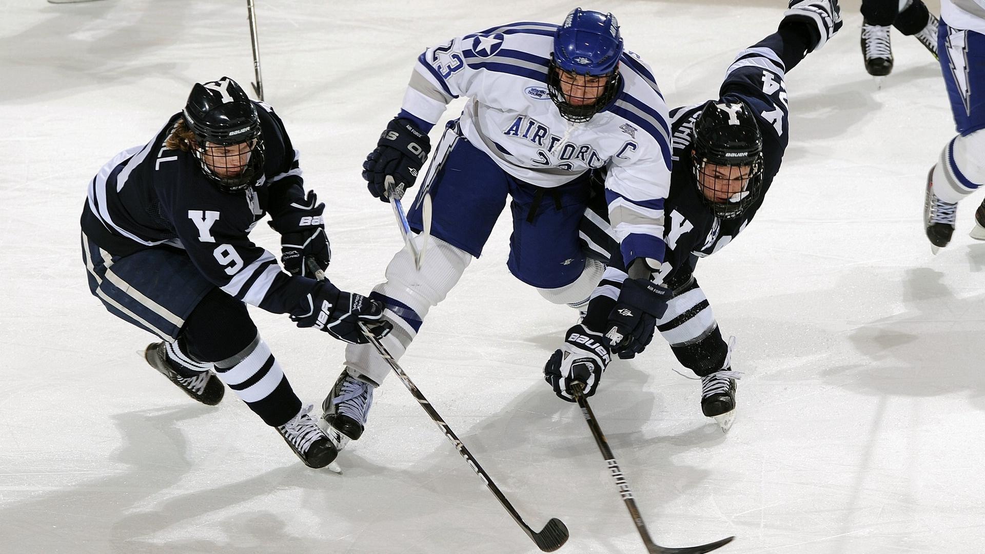 韦德揭秘热火三巨头，我与詹姆斯都需持球 波什作用远胜斯塔德迈尔