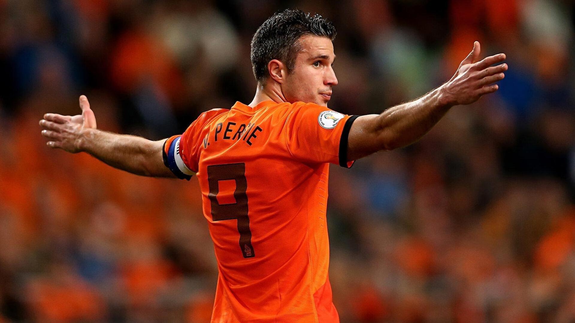 巴萨紧急寻枪，邓弗里斯与格里马尔多成边后卫补强关键目标